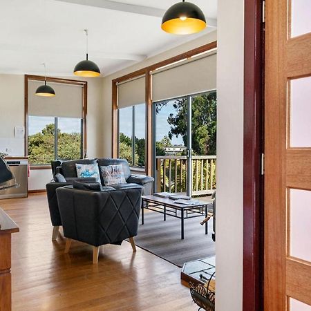 The Beach House- Private Jacuzzi And Wood Fire! Dover Exterior photo