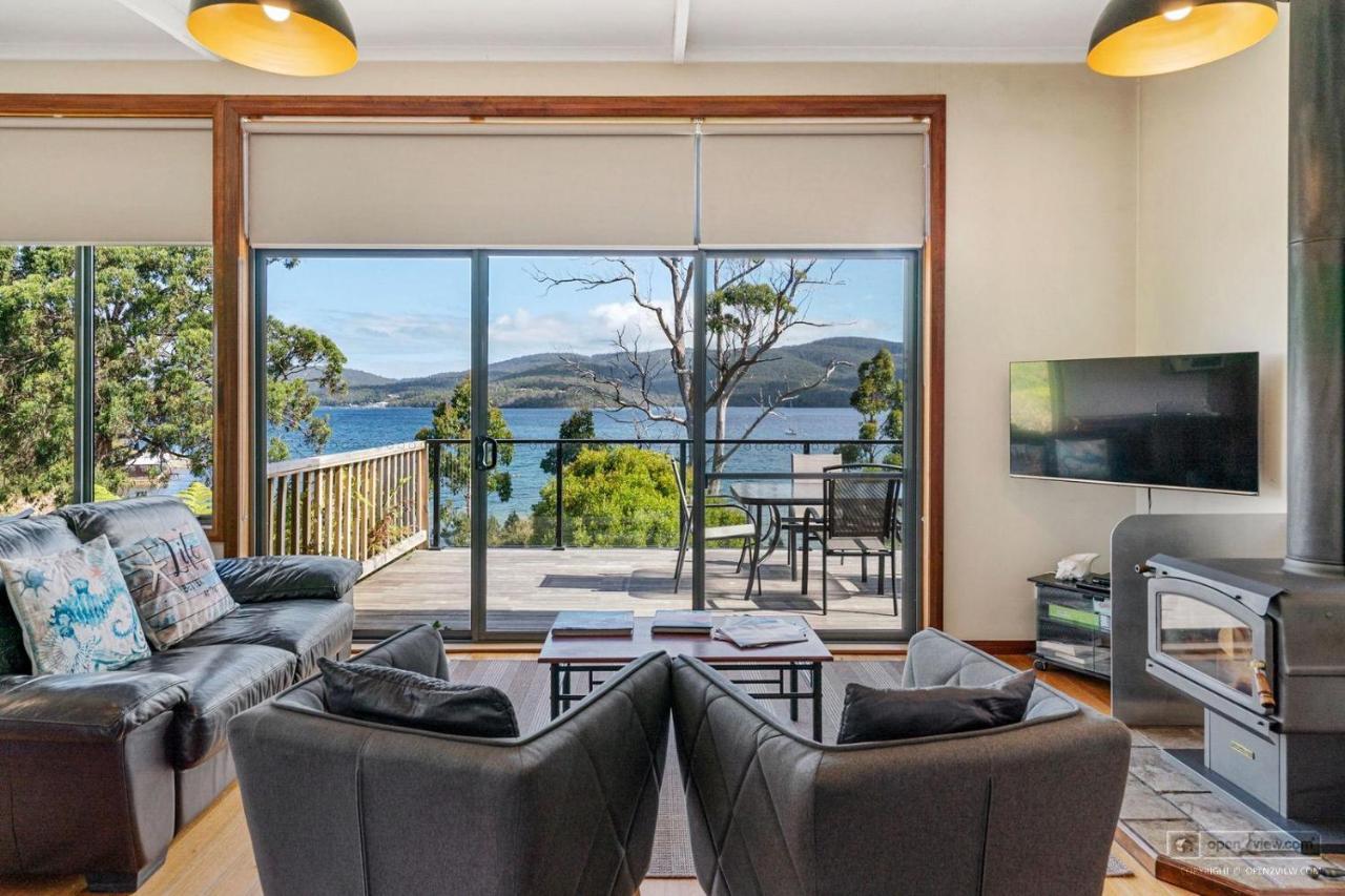 The Beach House- Private Jacuzzi And Wood Fire! Dover Exterior photo